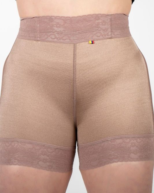 SHORT LEVANTA COLA INVISIBLE ABIGAIL